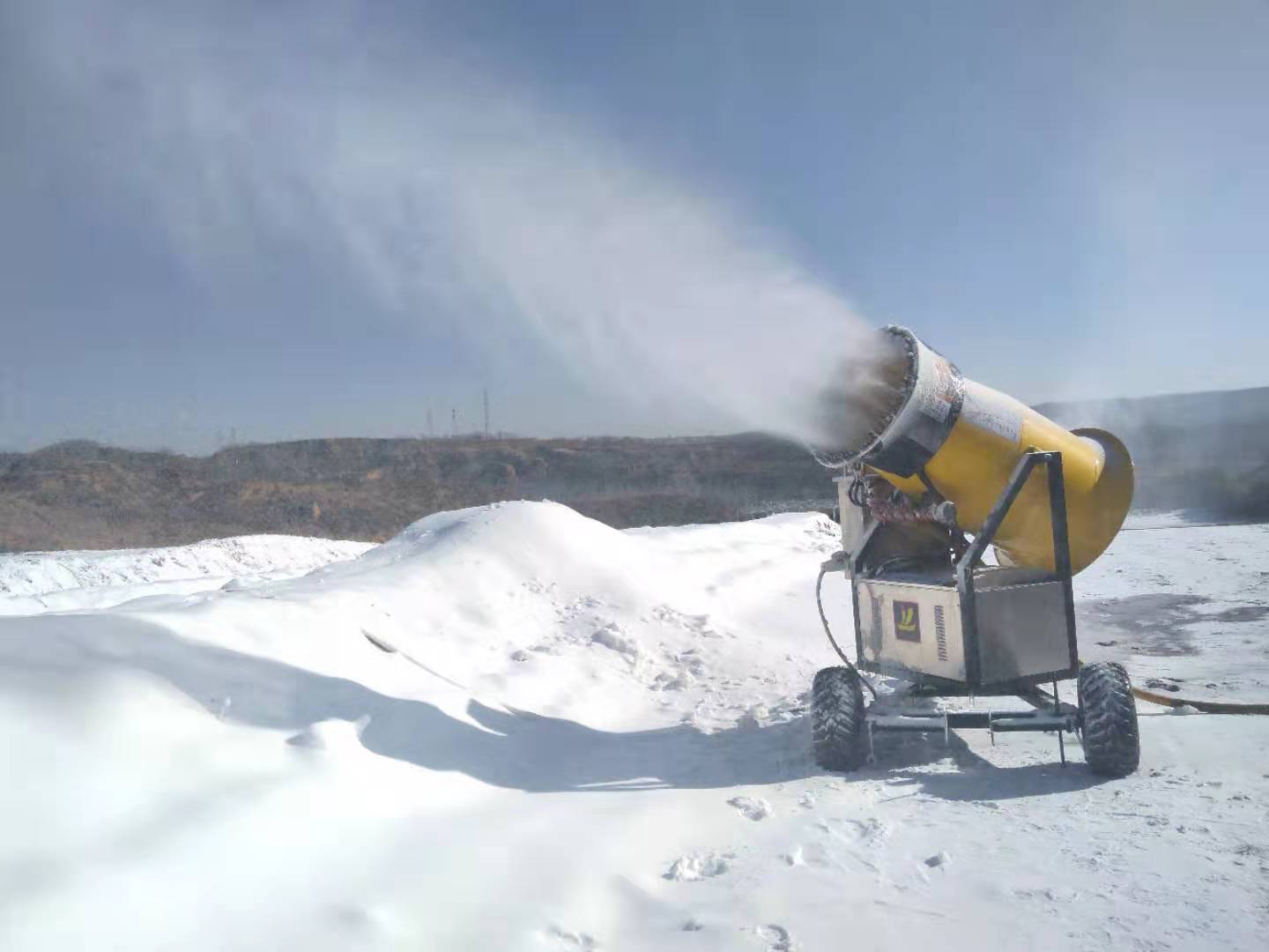 造雪景用造雪機(jī) 覆蓋面積小適用于各種場(chǎng)地雪景造雪