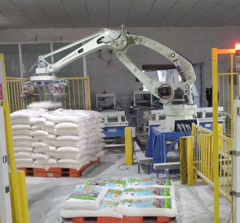 怎樣操作飼料機(jī)械手碼垛機(jī)立柱碼垛機(jī)可以降低故障出現(xiàn)幾率