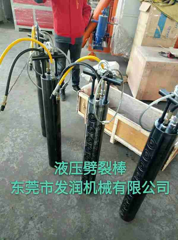武漢花崗巖靜態開采液壓劈裂機