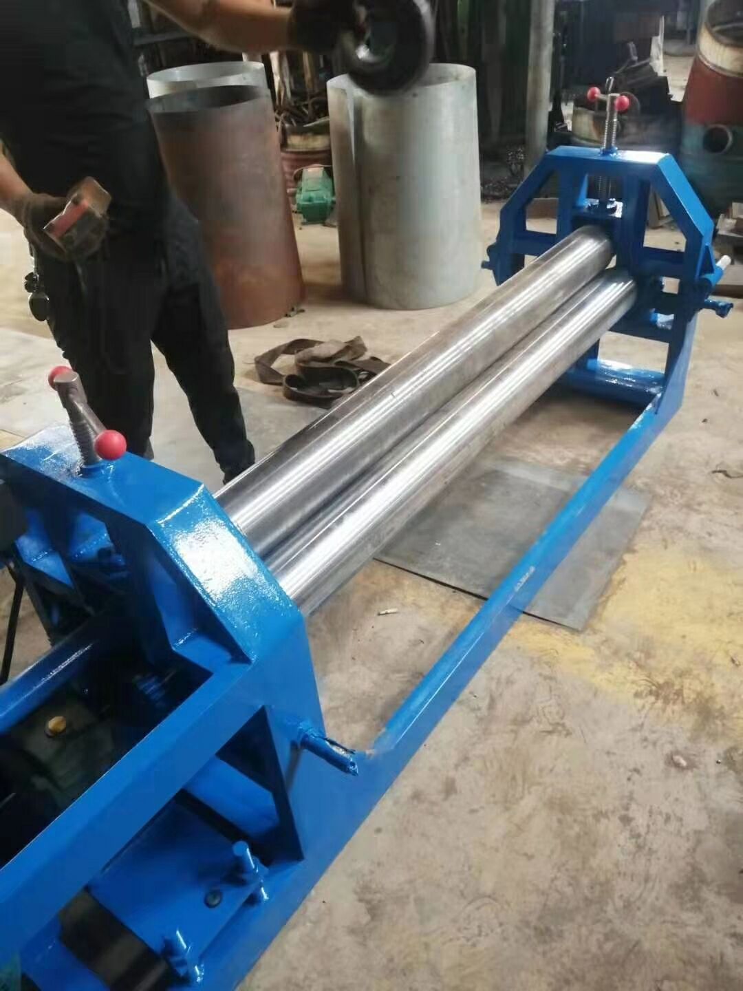 三軸電動(dòng)卷圓機(jī)    蘇州不銹鋼卷板機(jī)  數(shù)控卷板機(jī)