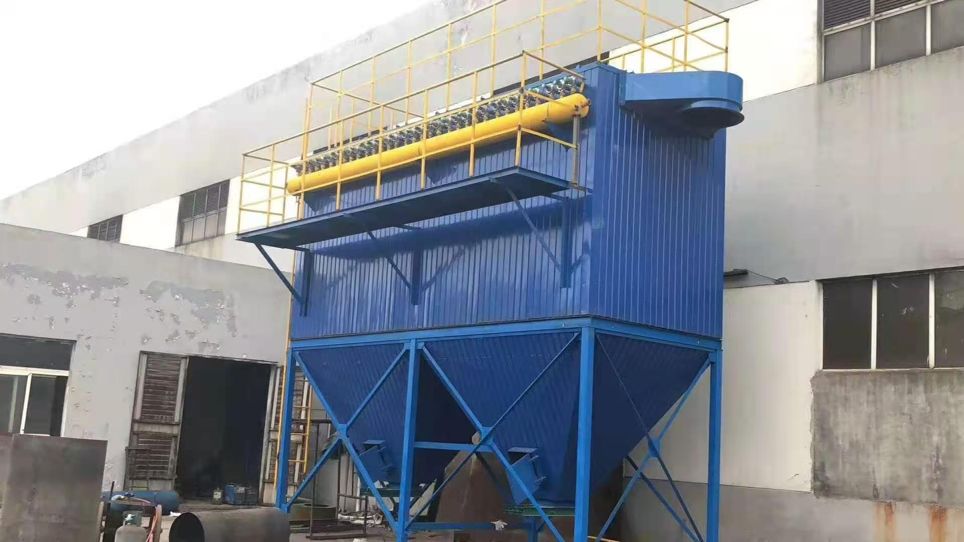 河南脈沖除塵器 工業(yè)粉塵處理設備 泊頭富東