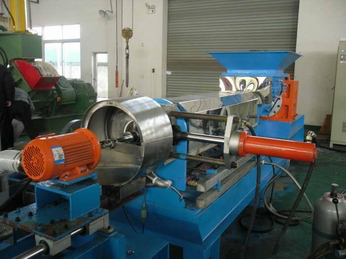 蘇州供應(yīng)PVC電纜料造粒機(jī)（優(yōu)質(zhì)）PVC電纜料造粒設(shè)備