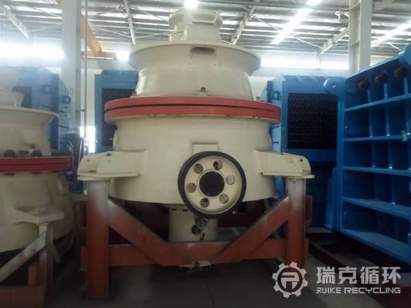 現(xiàn)有一批GP500單缸圓錐破碎機出售