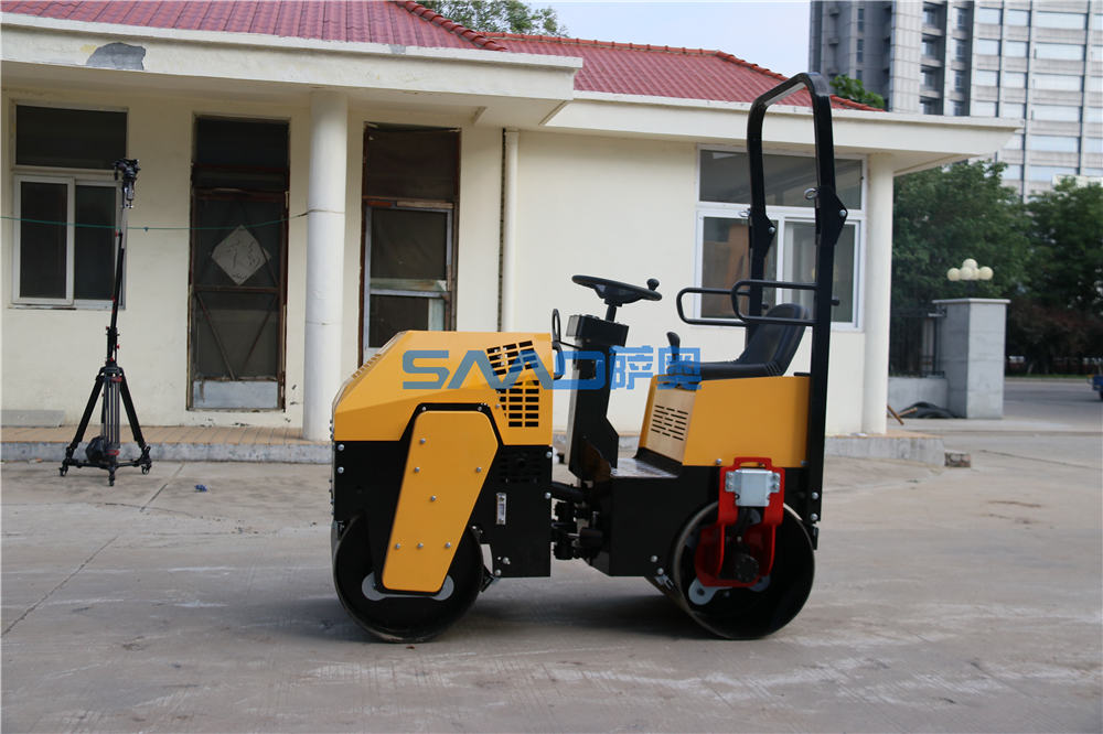 SYL-880小型1噸振動壓路