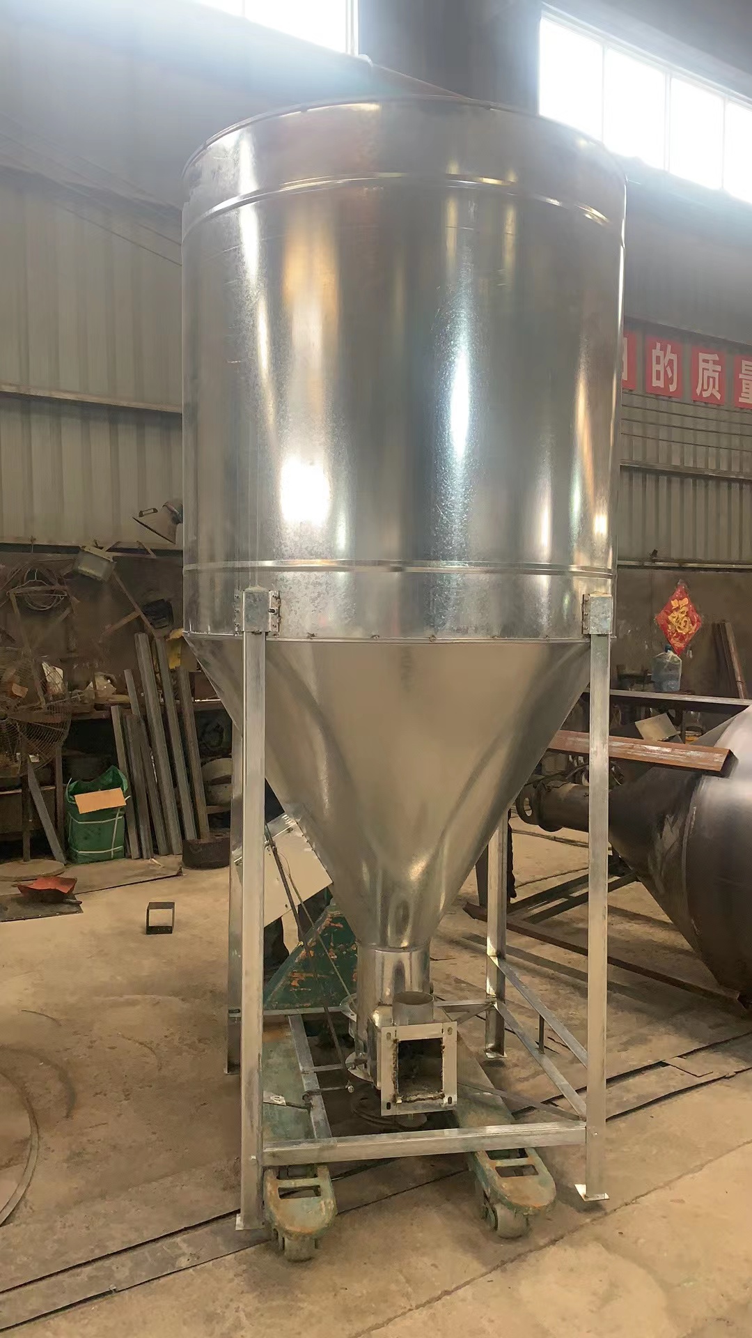 鍍鋅板 飼料機(jī)  牛羊飼料攪拌機(jī) 雞飼料攪拌機(jī)