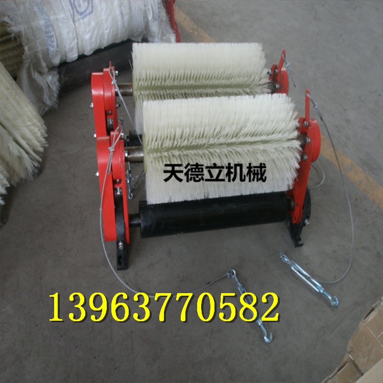 XQ-II被動滾刷清掃器 無動力毛刷清掃器 煤礦滾刷刮料器