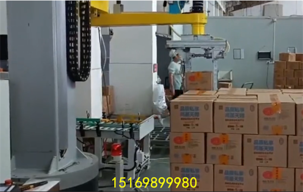 立柱機器人配件箱子封箱碼垛生產線
