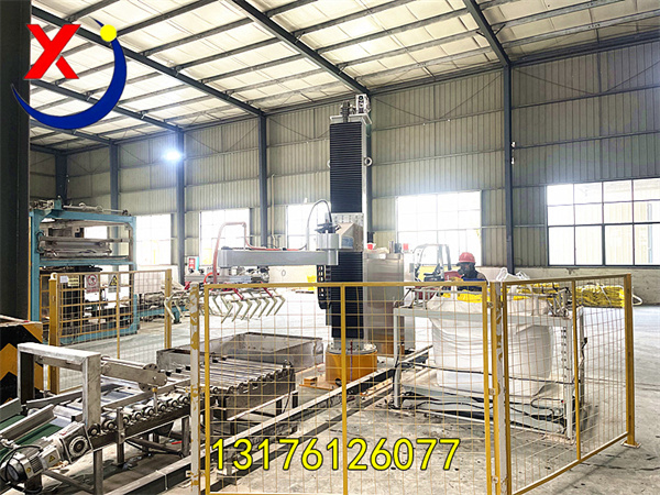 立柱機(jī)器人在涂料桶碼垛中的應(yīng)用