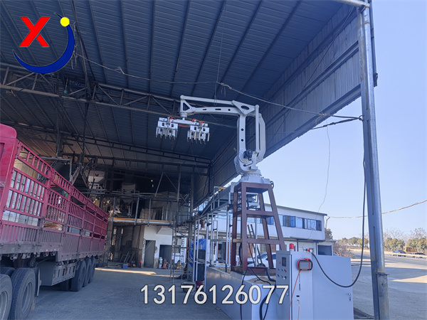 飼料廠進(jìn)入智能制造新時(shí)代，裝車(chē)機(jī)器人東營(yíng)飼料碼垛