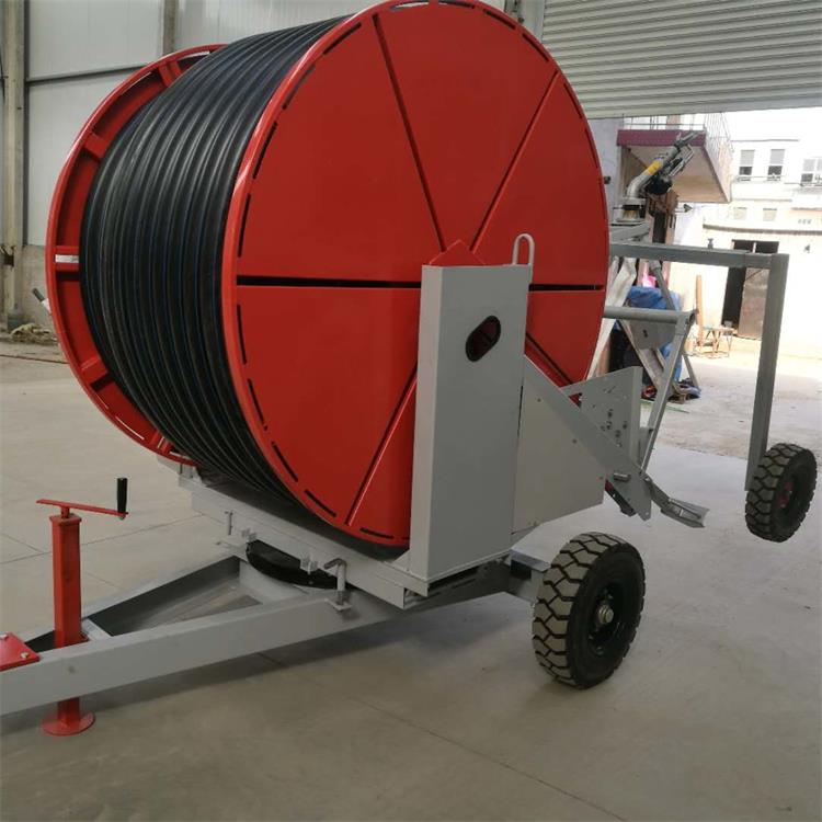 大型田地移動(dòng)式噴灌機(jī) 多噴頭噴灌機(jī) PE管卷盤式灌溉設(shè)備