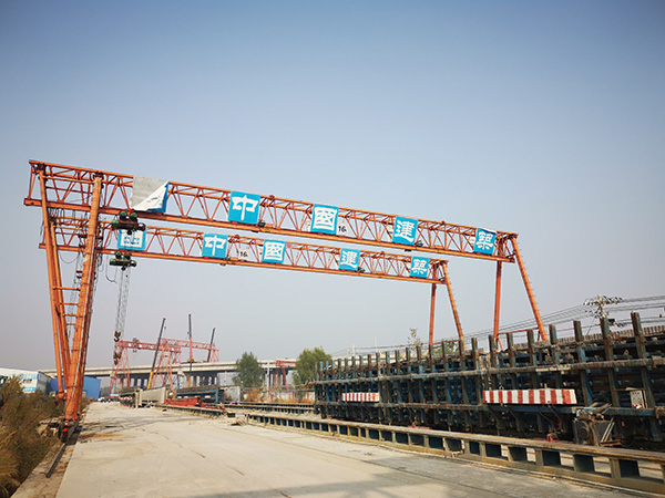江蘇徐州龍門(mén)吊租賃10t36m大跨度龍門(mén)吊花架梁