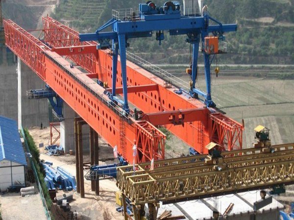 山東日照架橋機(jī)租賃避免事故發(fā)生注意事項(xiàng)